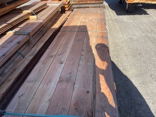 Ca. 110x Douglas Wisselsponning/Halfhoutsrabat, 18x190mm, lengte 500cm